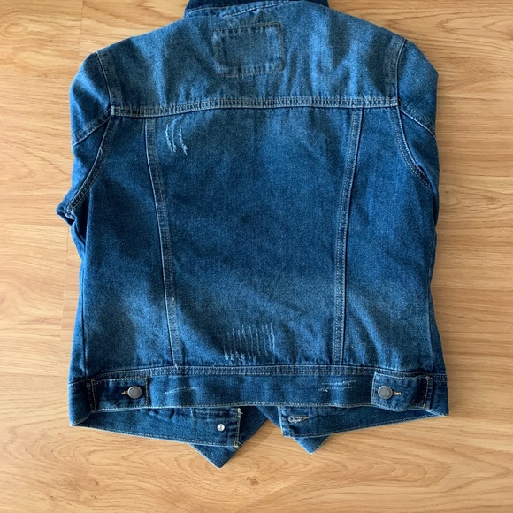 Ashley Vintage Charm Jean Jacket- Floral Pattern - Picture 3 of 6